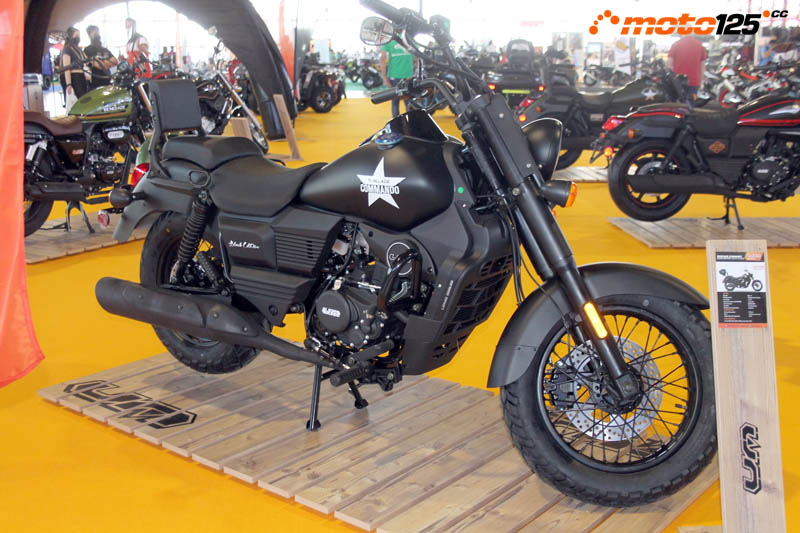 Motorama Madrid 2021 - UM Renegade Commando Black Edition 125